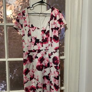 Like new floral midi dress